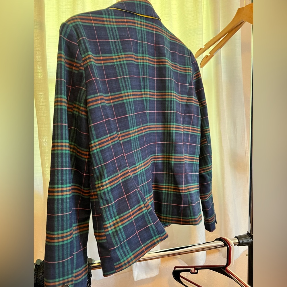 Blazer - Picture 2 of 3